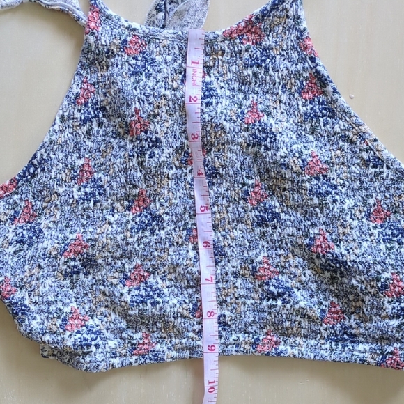 The Hanger Crop Tie Back Halter Top Floral Print With Smocking Size Medium - Picture 6 of 7